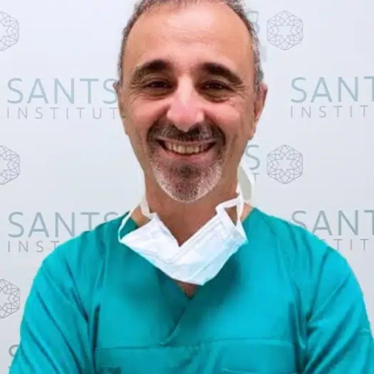 07-Doctor-Joan-Puyol-Rafols-en-Clinica-Medicina-Esterica-Sants-Institut-Barcelona